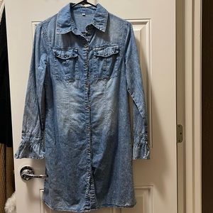 Denim shirt dress. Boutique Buy. Size small.
